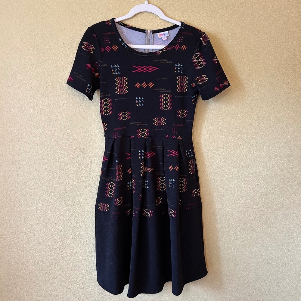 LuLaRoe Women's Dress with Pockets Short Sleeve Scoop Neck Size Small
